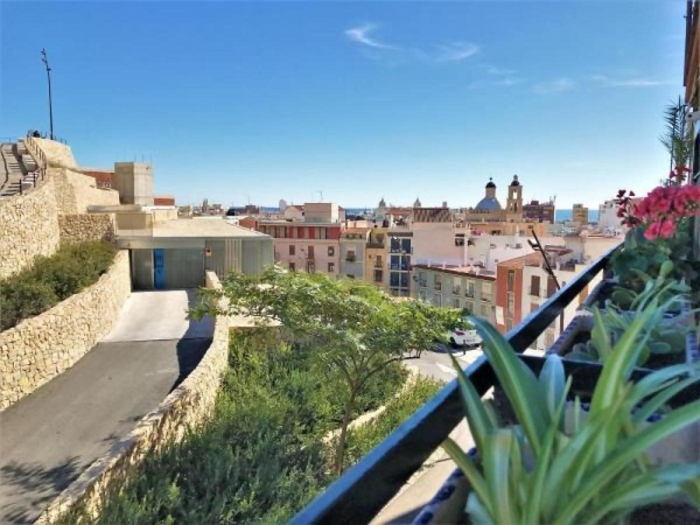 Centrorambla Alicante Esterno foto